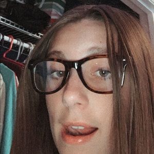 Meet your Posher, Gabby